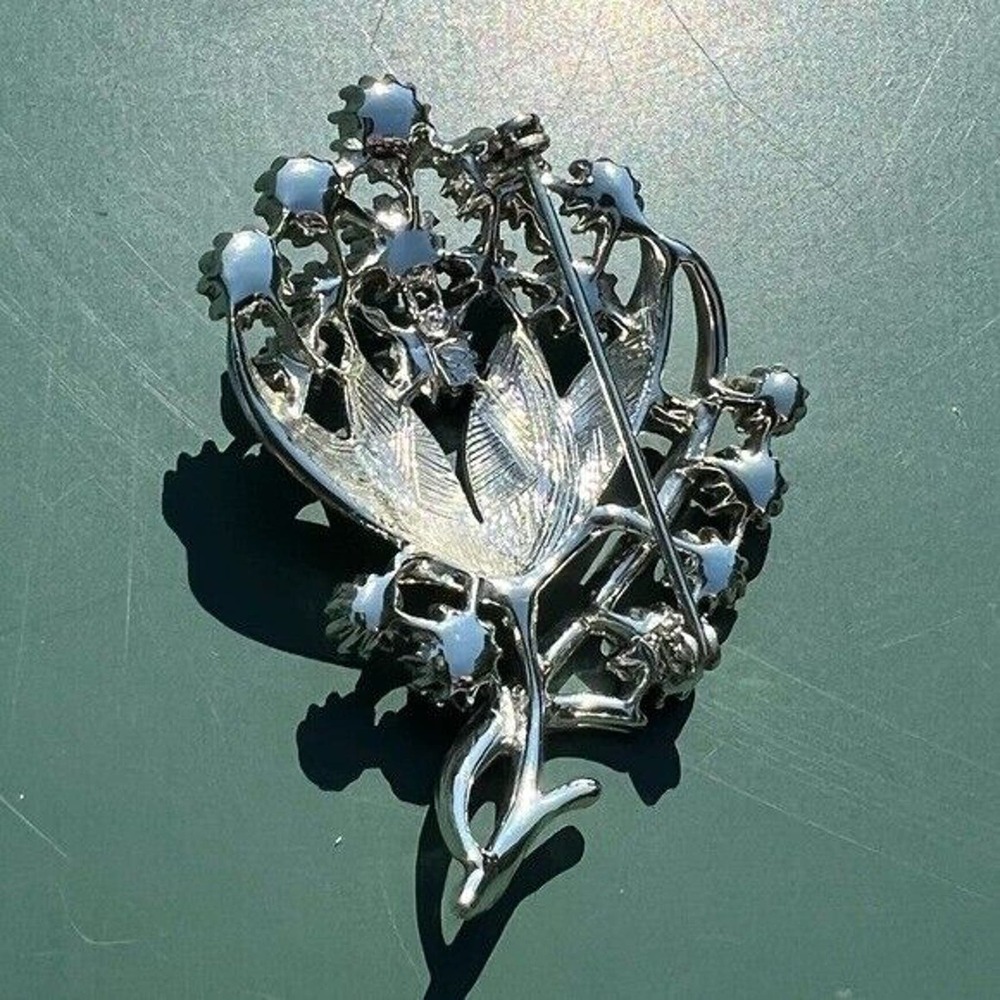 Vintage costume silver and blue gem floral brooch - Picture 2 of 3